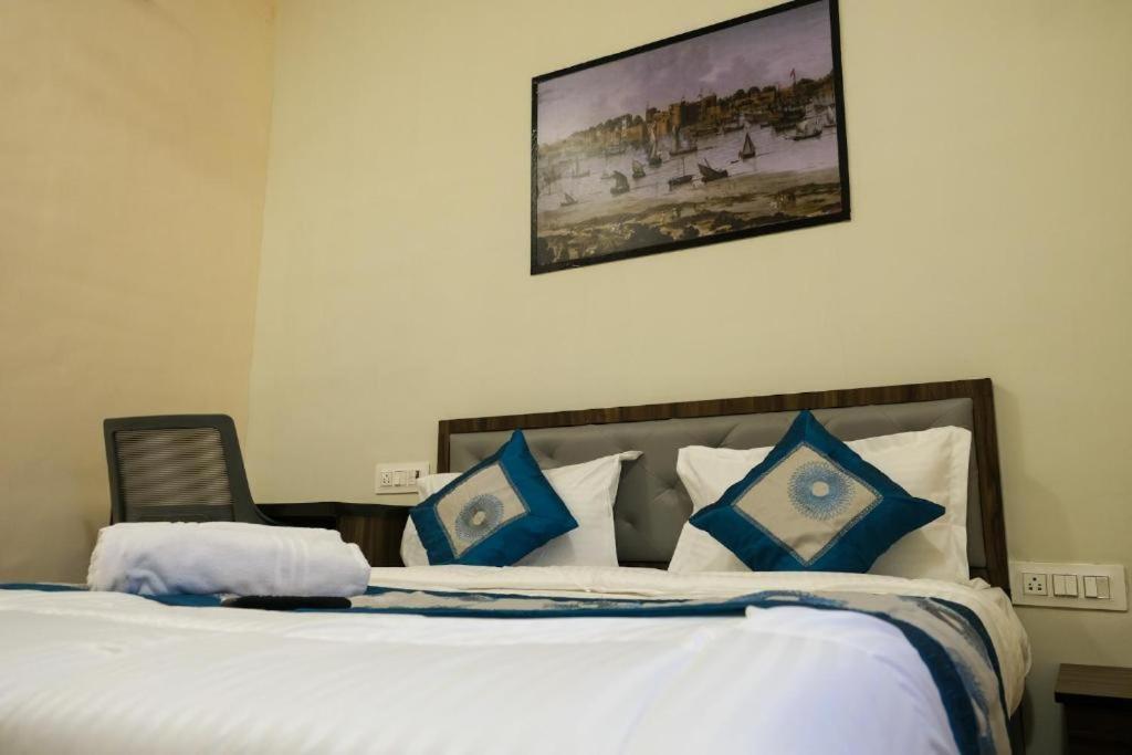 Hotel Vrc มุมไบ ภายนอก รูปภาพ
